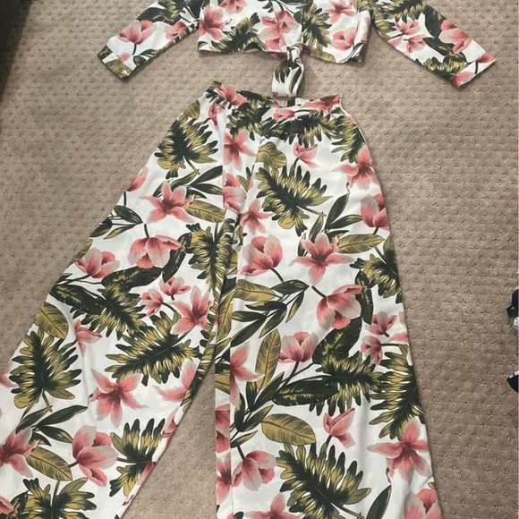 Two-Piece set - Picture 1 of 2